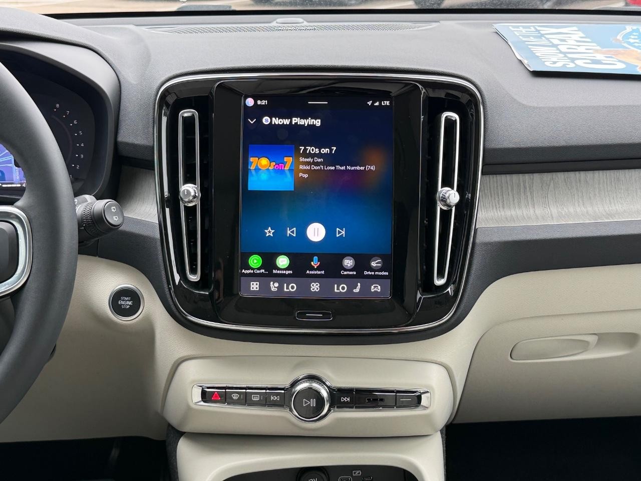 Volvo XC40 Vehicle Image 12