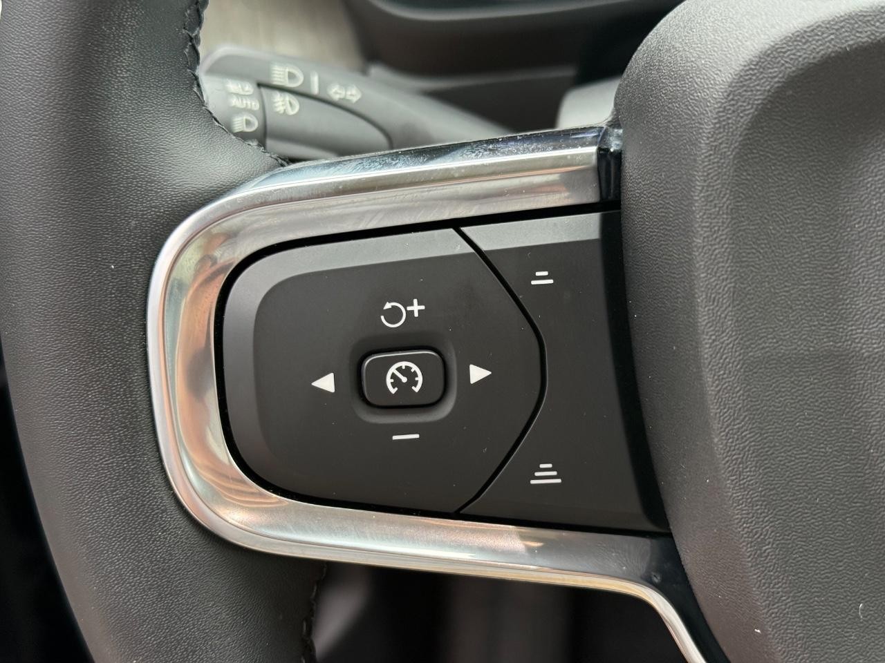 Volvo XC40 Vehicle Image 17