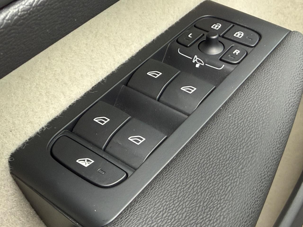 Volvo XC40 Vehicle Image 20
