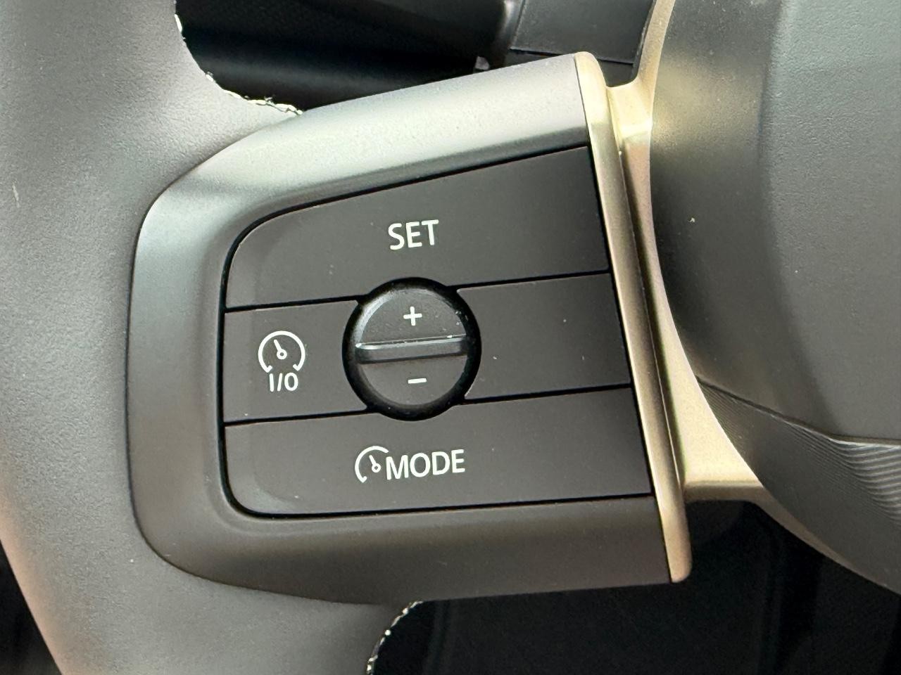MINI Hardtop 4 Door Vehicle Image 10