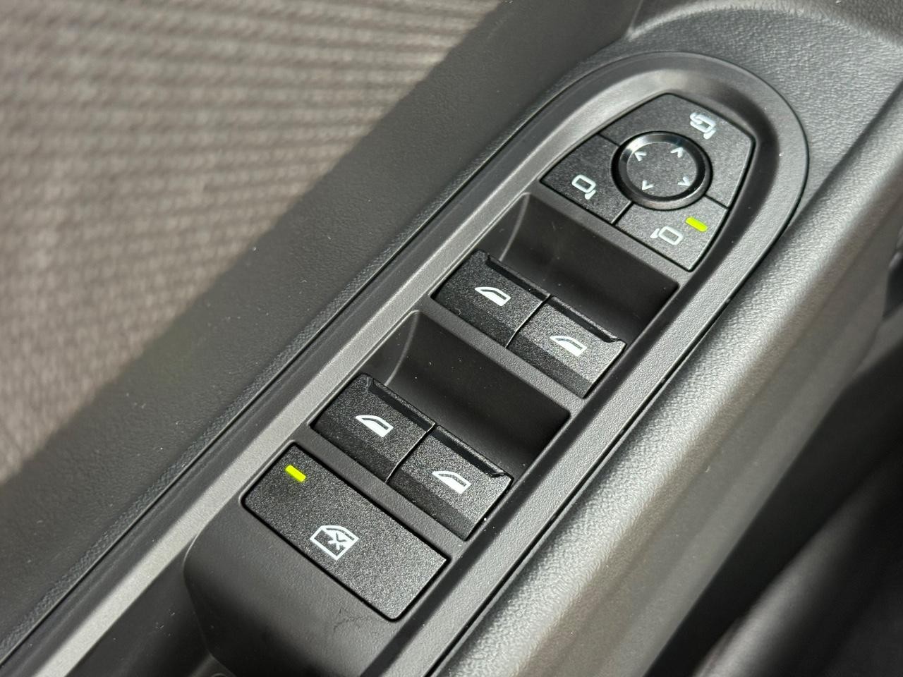 MINI Hardtop 4 Door Vehicle Image 13