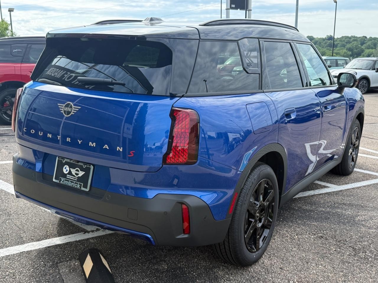 MINI Countryman Vehicle Image 03