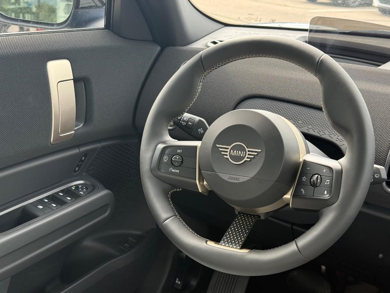 MINI Countryman Vehicle Image 08