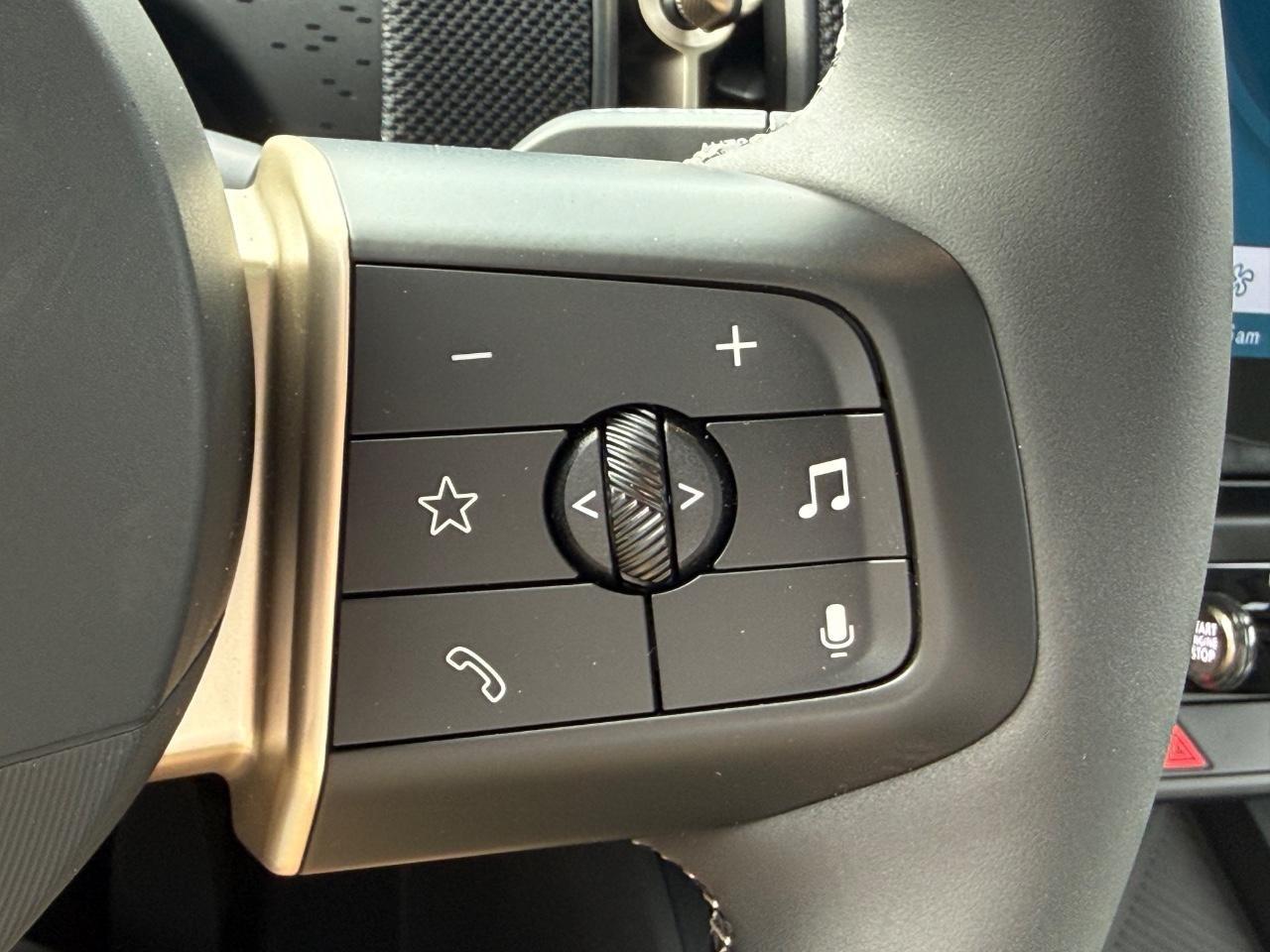 MINI Countryman Vehicle Image 11
