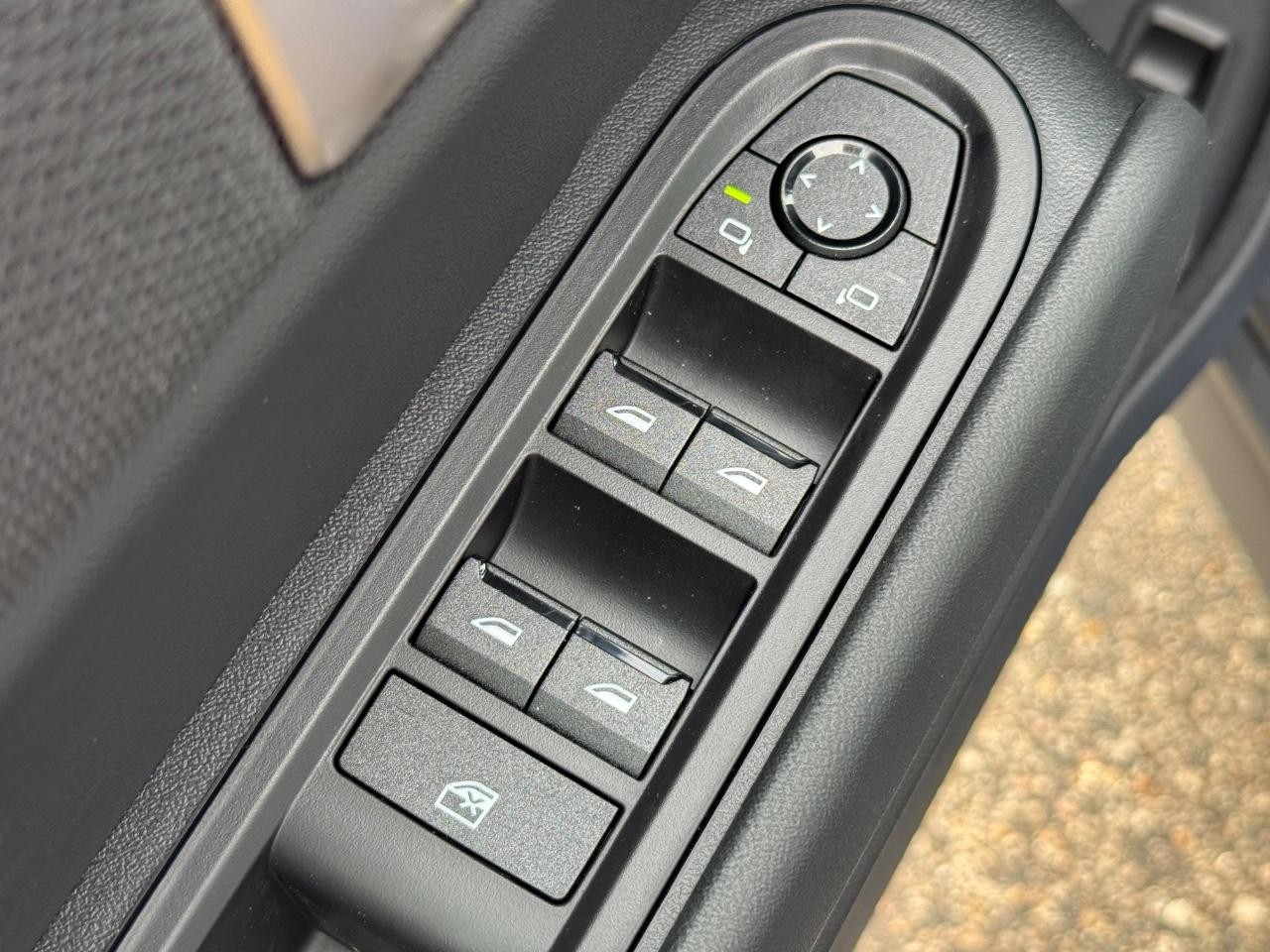 MINI Countryman Vehicle Image 13