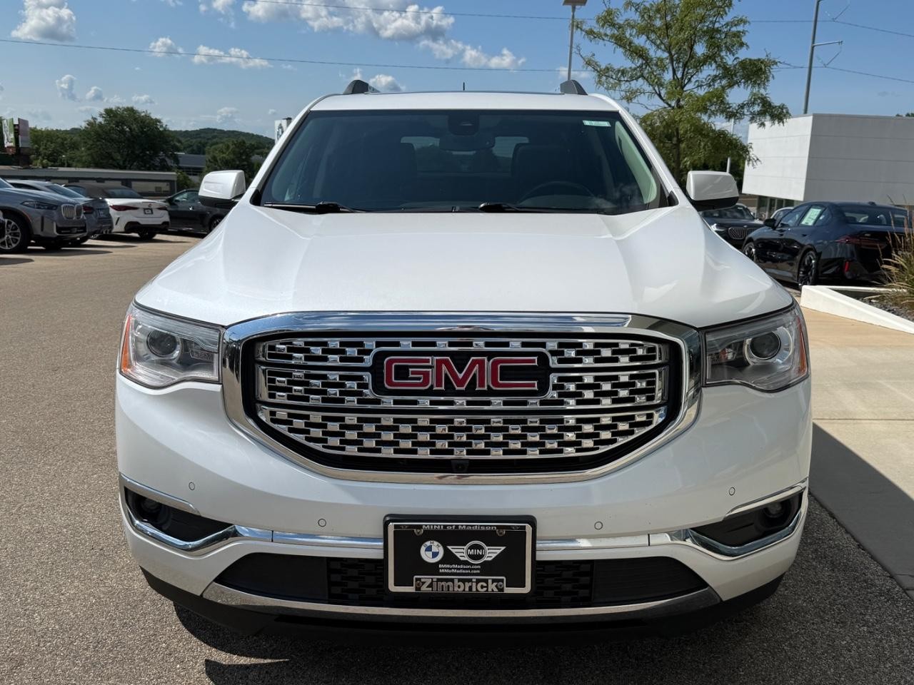 GMC Acadia Vehicle Image 09