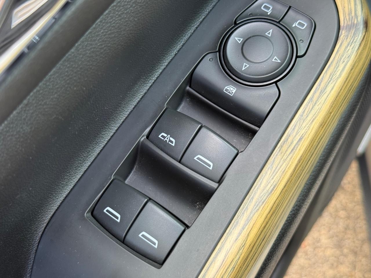 GMC Acadia Vehicle Image 23