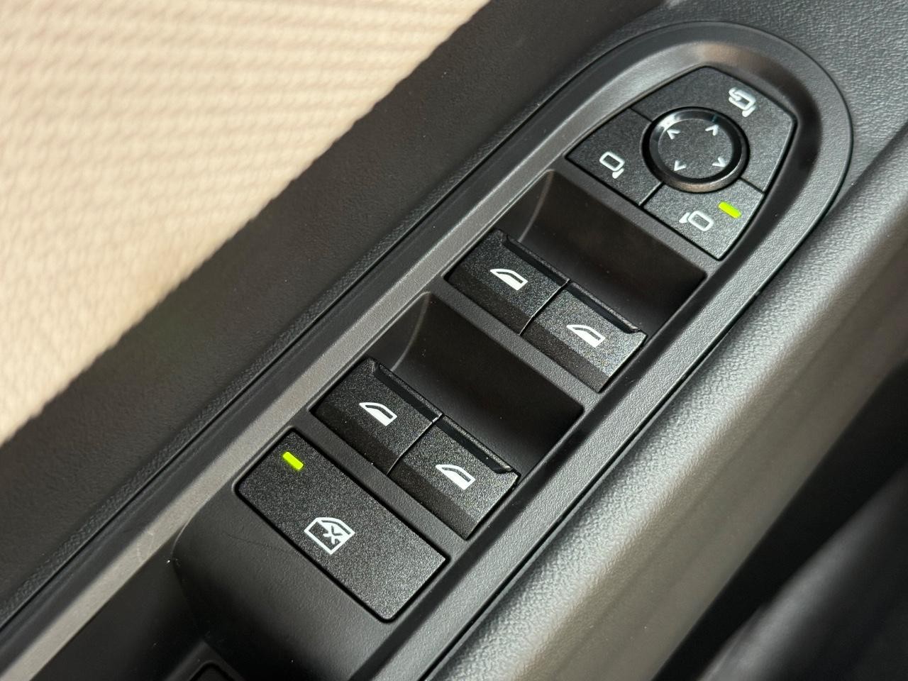 MINI Hardtop 4 Door Vehicle Image 14