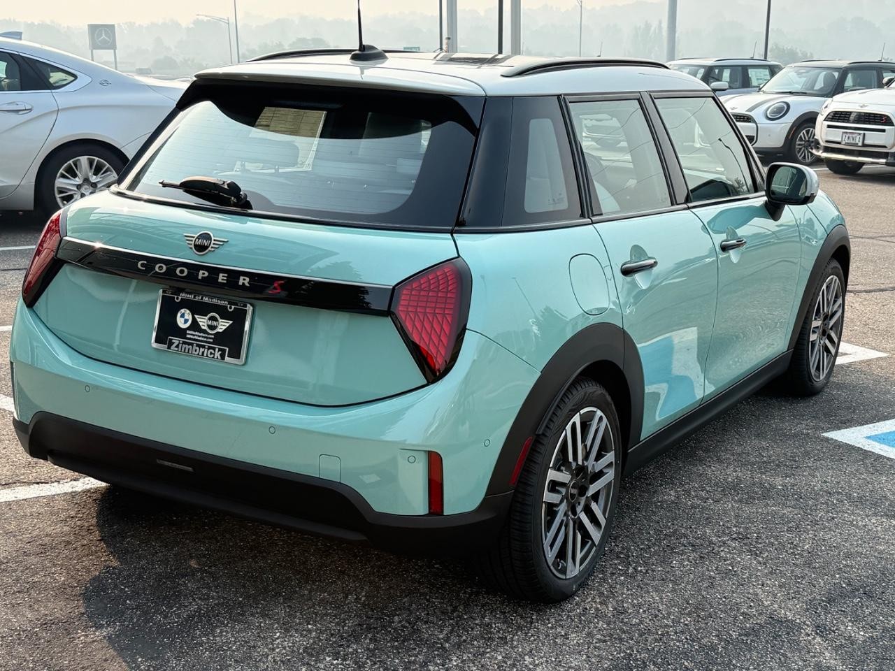 MINI Hardtop 4 Door Vehicle Image 03
