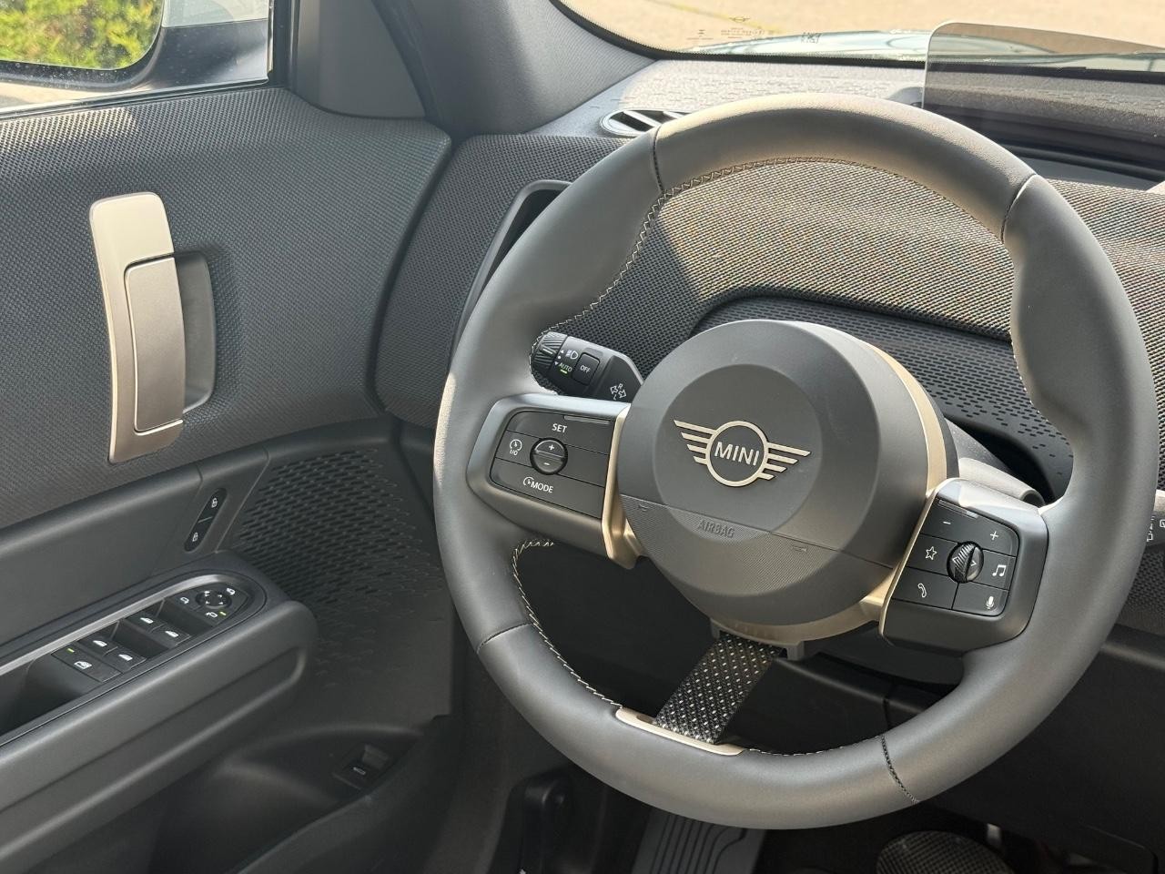 MINI Countryman Vehicle Image 09