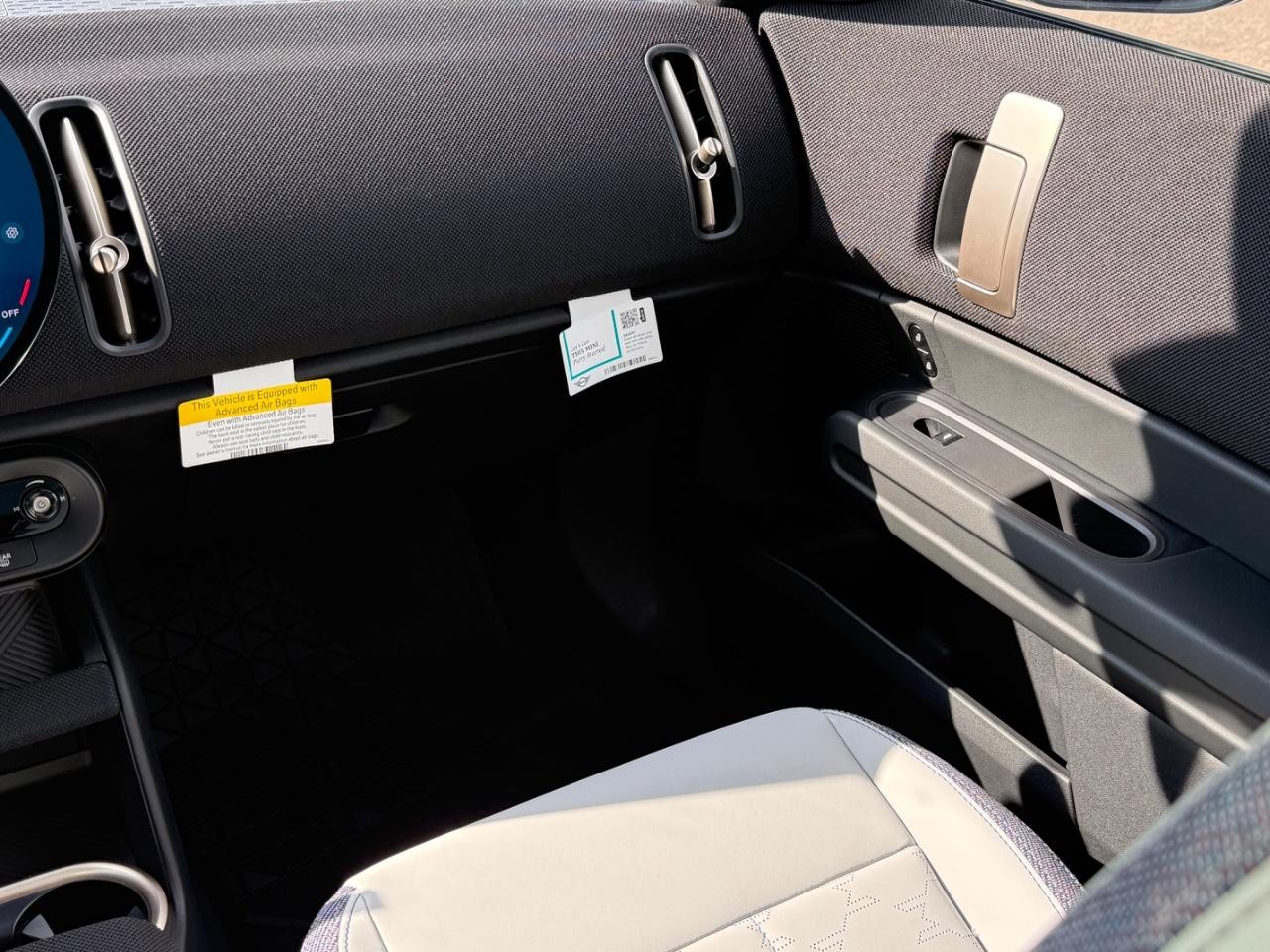 MINI Countryman Vehicle Image 10