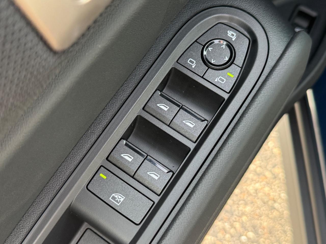 MINI Countryman Vehicle Image 15