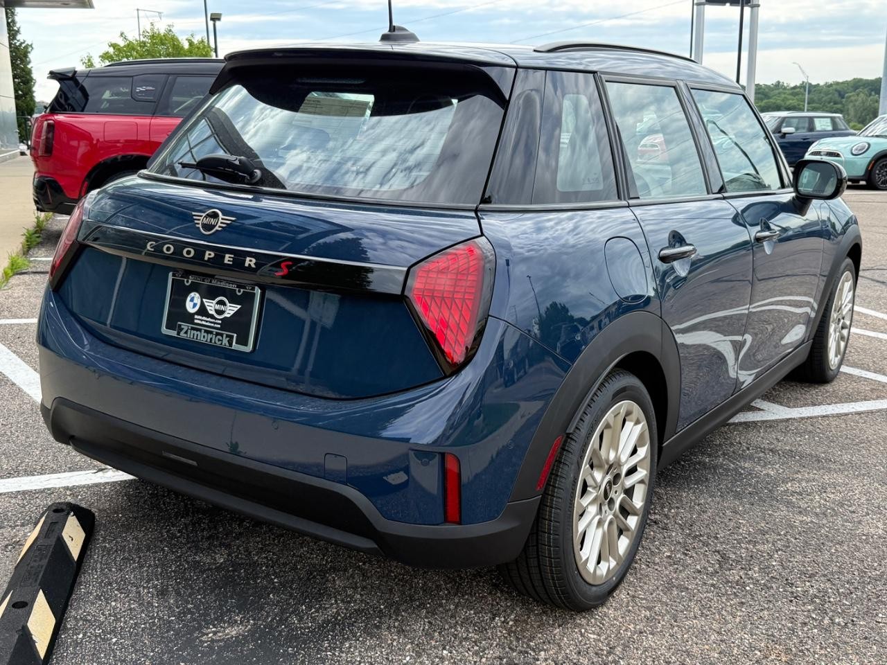 MINI Hardtop 4 Door Vehicle Image 03