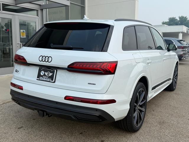 Audi Q7 Vehicle Full-screen Gallery Image 03