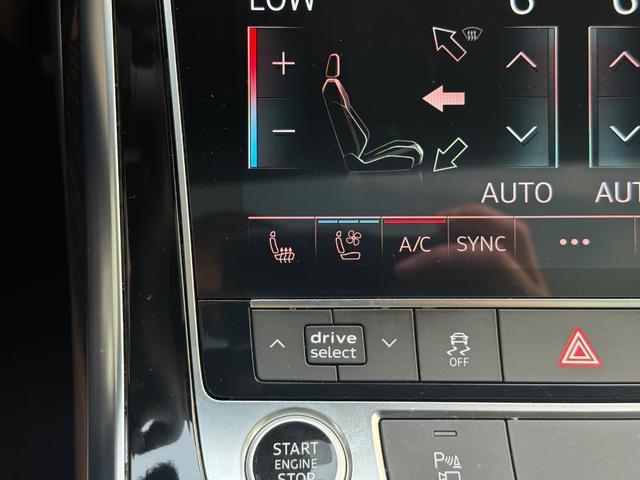 Audi Q7 Vehicle Full-screen Gallery Image 19