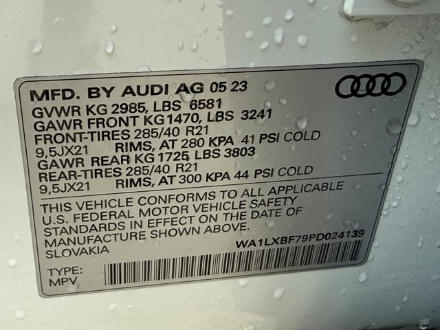 Audi Q7 Vehicle Full-screen Gallery Image 22
