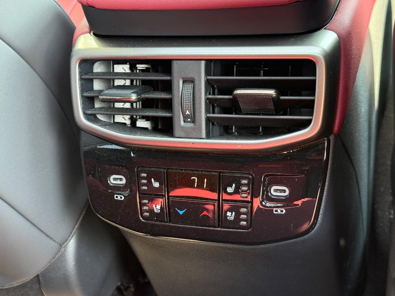 Lexus RX Vehicle Image 12