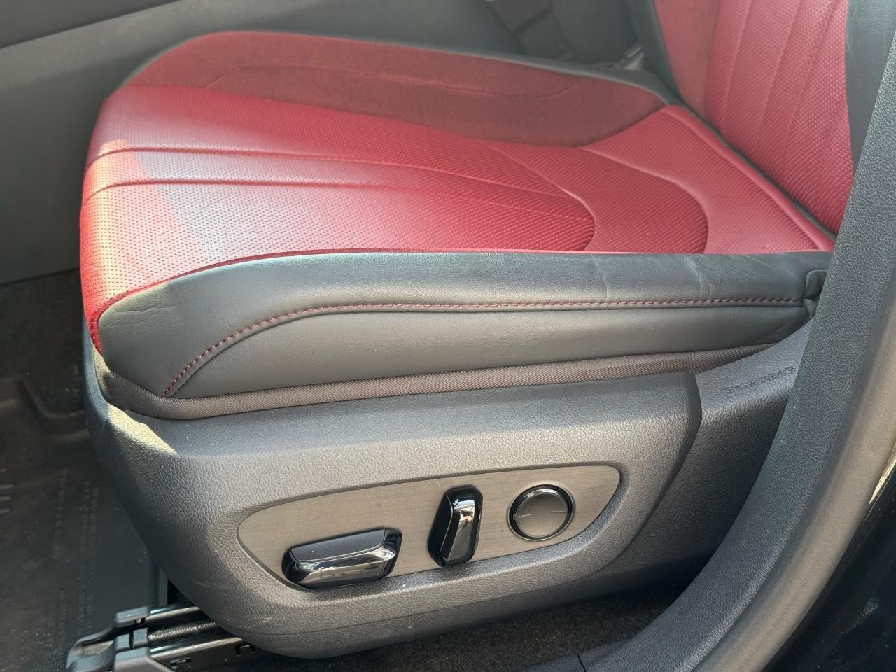 Lexus RX Vehicle Image 26