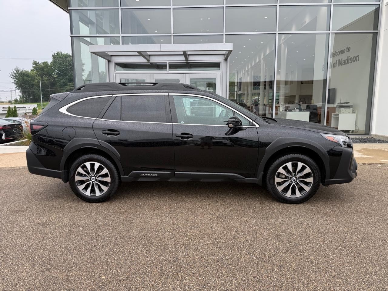 Subaru Outback Vehicle Image 02
