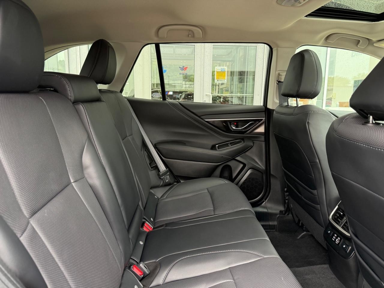 Subaru Outback Vehicle Image 10