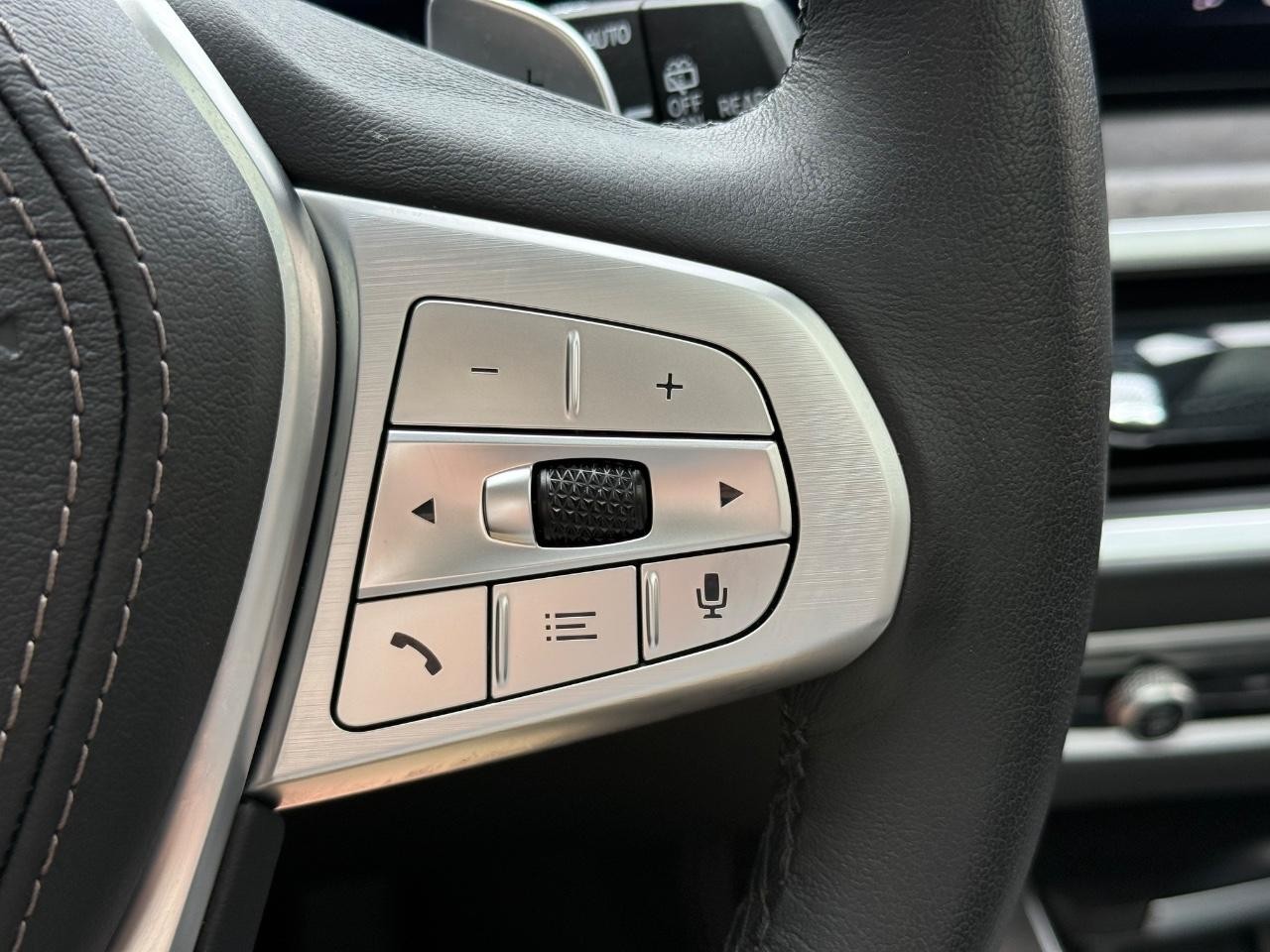 BMW X7 Vehicle Image 18