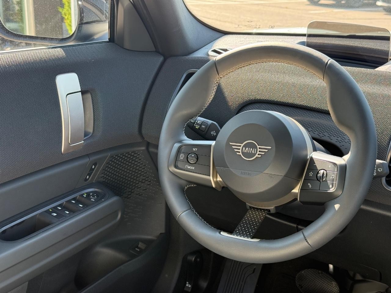 MINI Countryman Vehicle Image 09