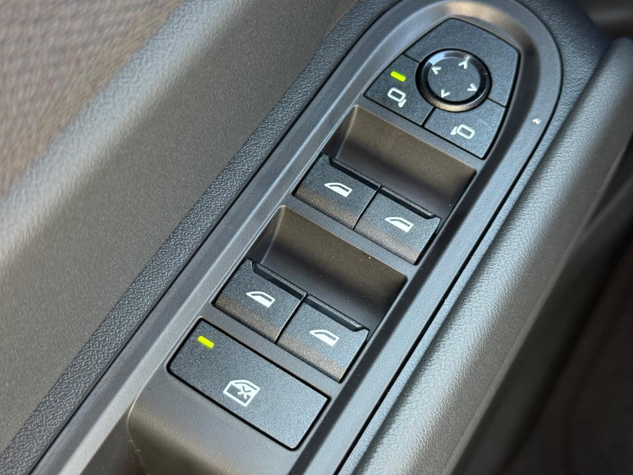 MINI Countryman Vehicle Image 15