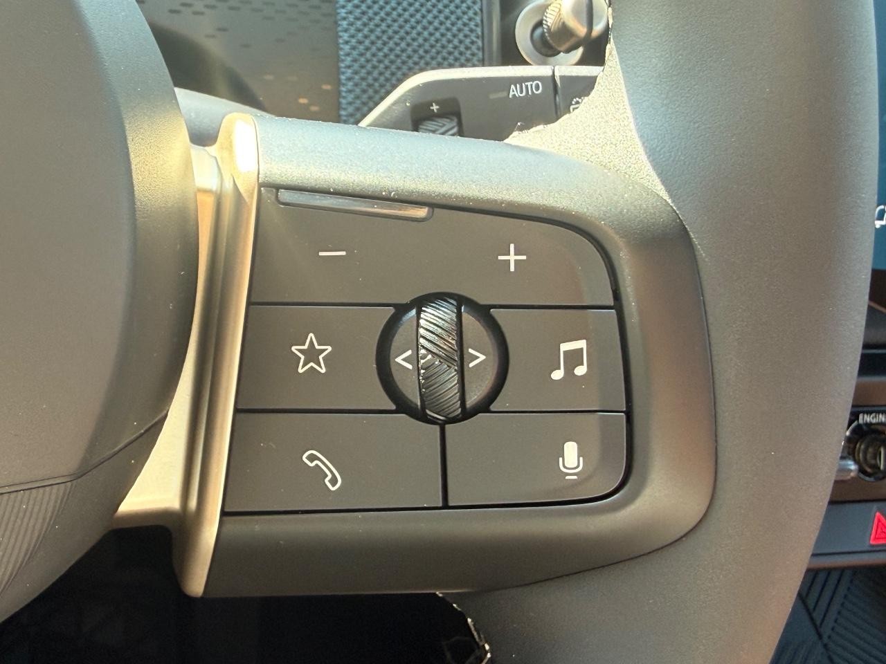 MINI Countryman Vehicle Image 12