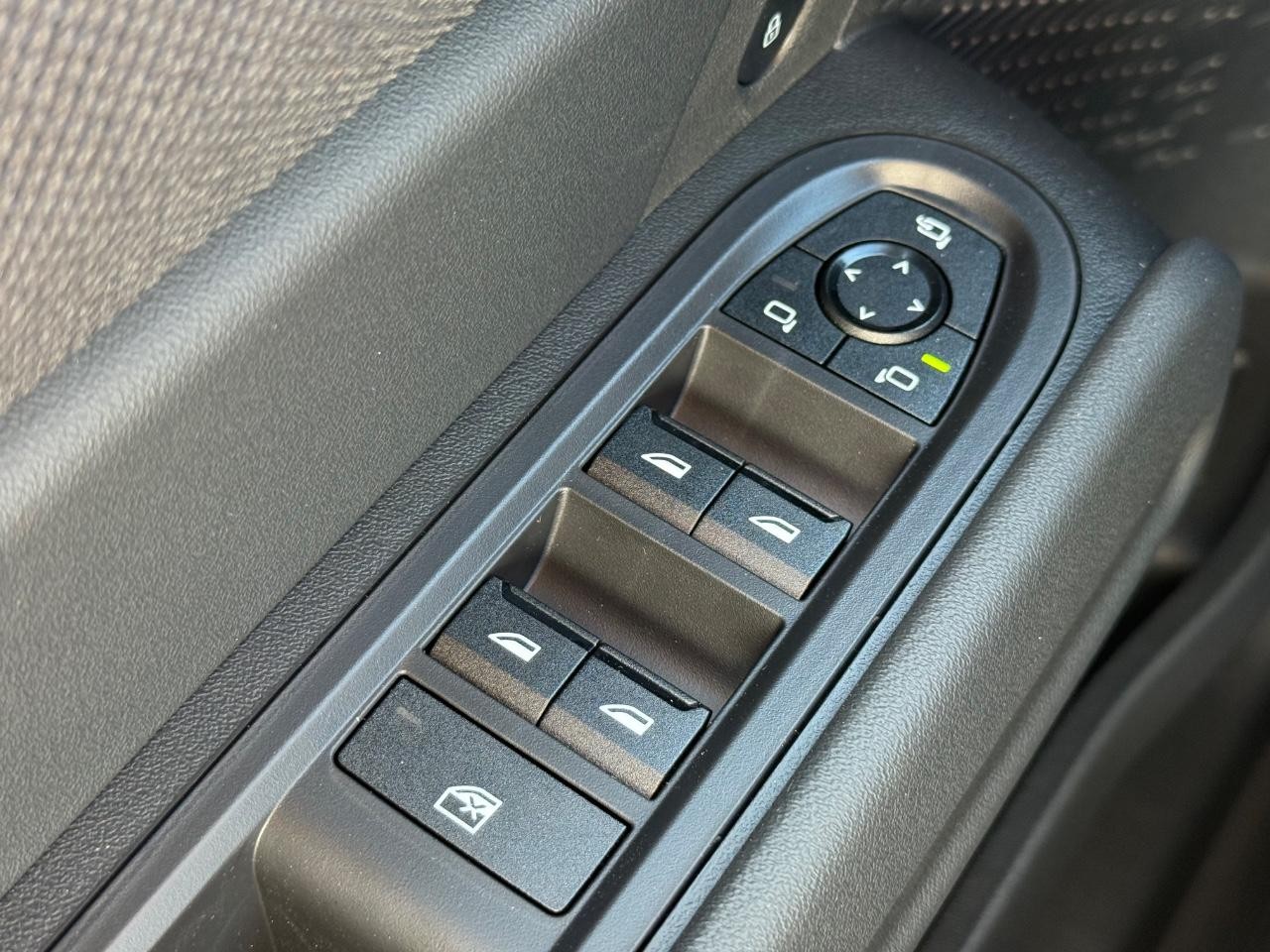 MINI Countryman Vehicle Image 14