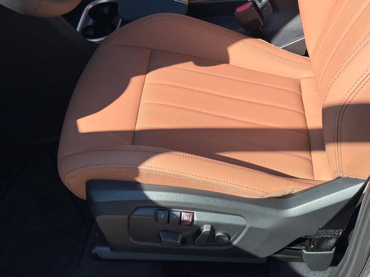 MINI Countryman Vehicle Image 15