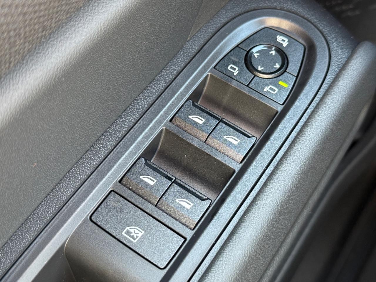 MINI Countryman Vehicle Image 15
