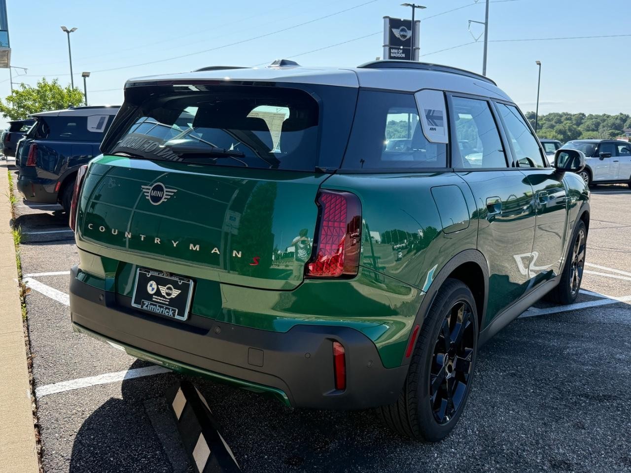 MINI Countryman Vehicle Image 03
