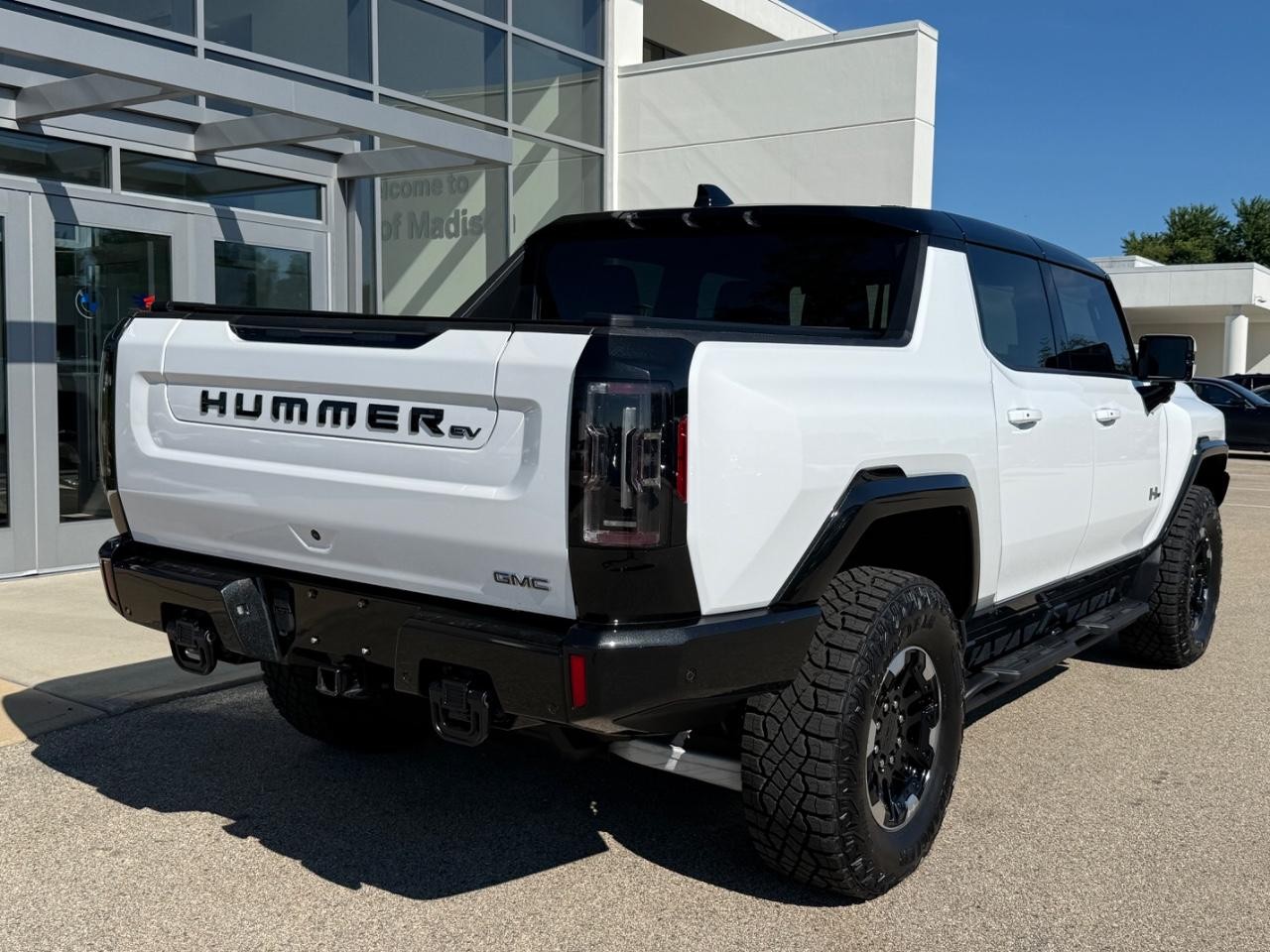 GMC HUMMER EV Pickup Vehicle Image 03