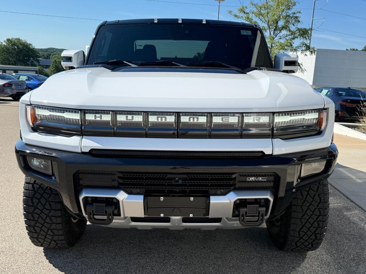 GMC HUMMER EV Pickup Vehicle Image 09
