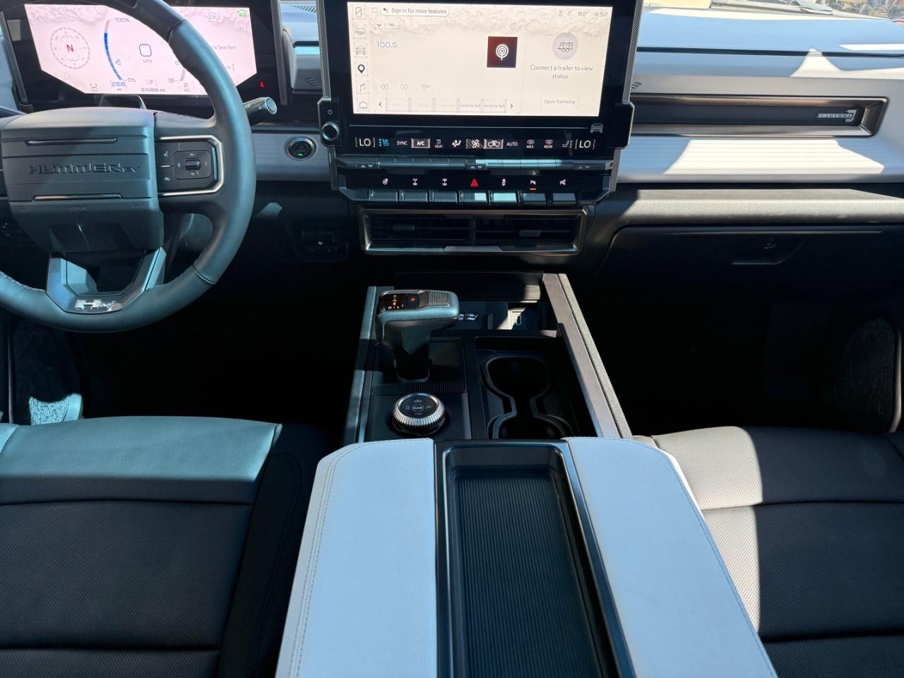 GMC HUMMER EV Pickup Vehicle Image 11