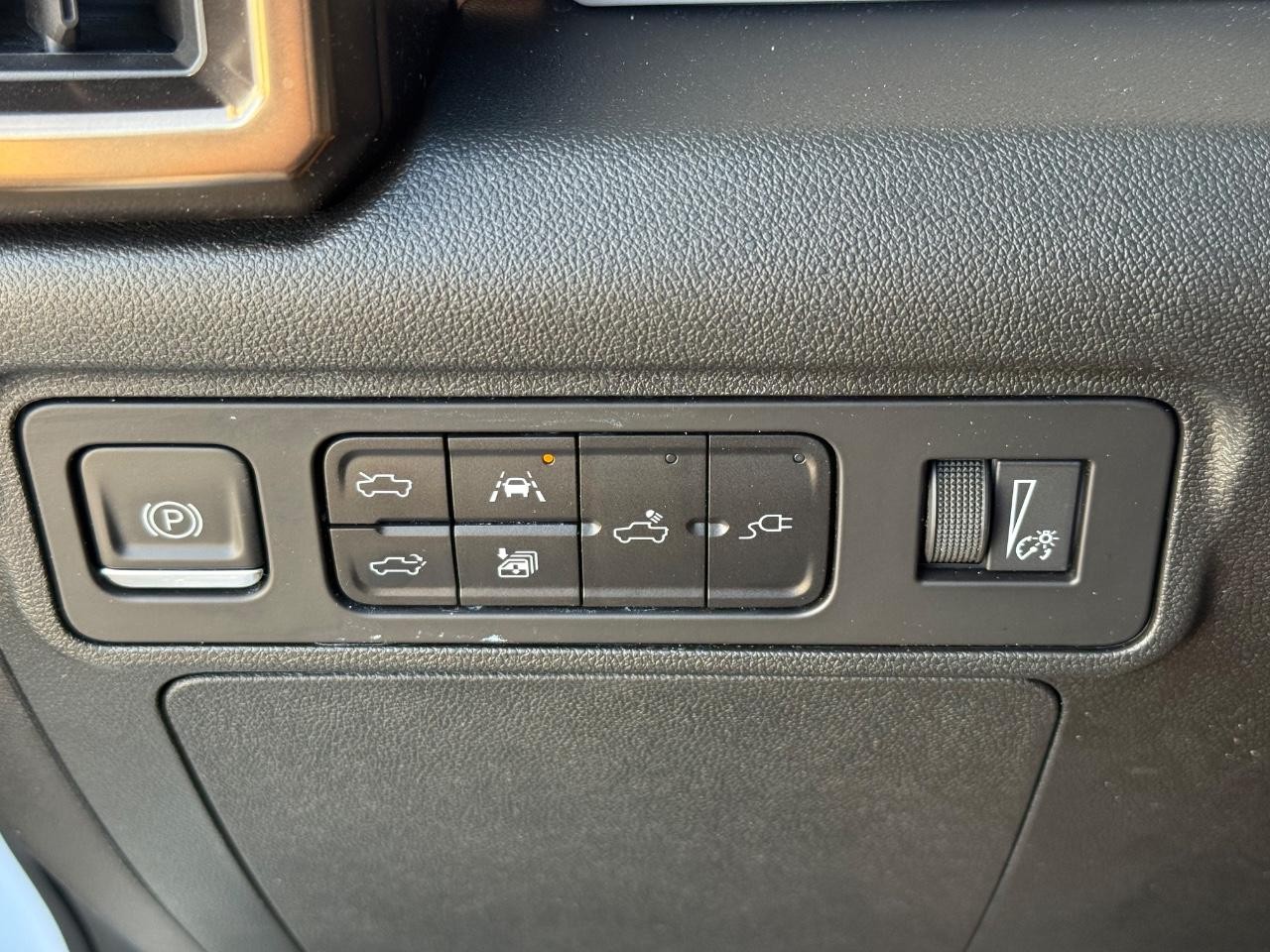 GMC HUMMER EV Pickup Vehicle Image 16