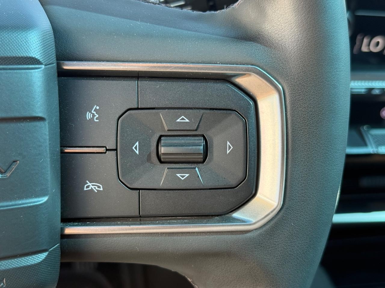 GMC HUMMER EV Pickup Vehicle Image 18