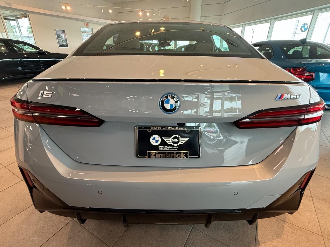 BMW i5 Vehicle Image 03