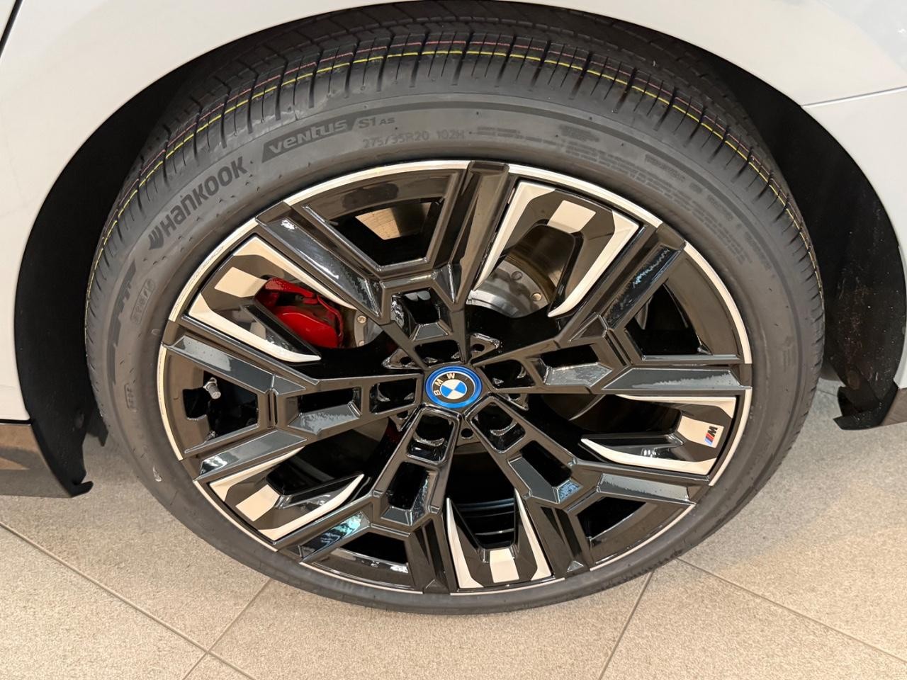 BMW i5 Vehicle Image 06