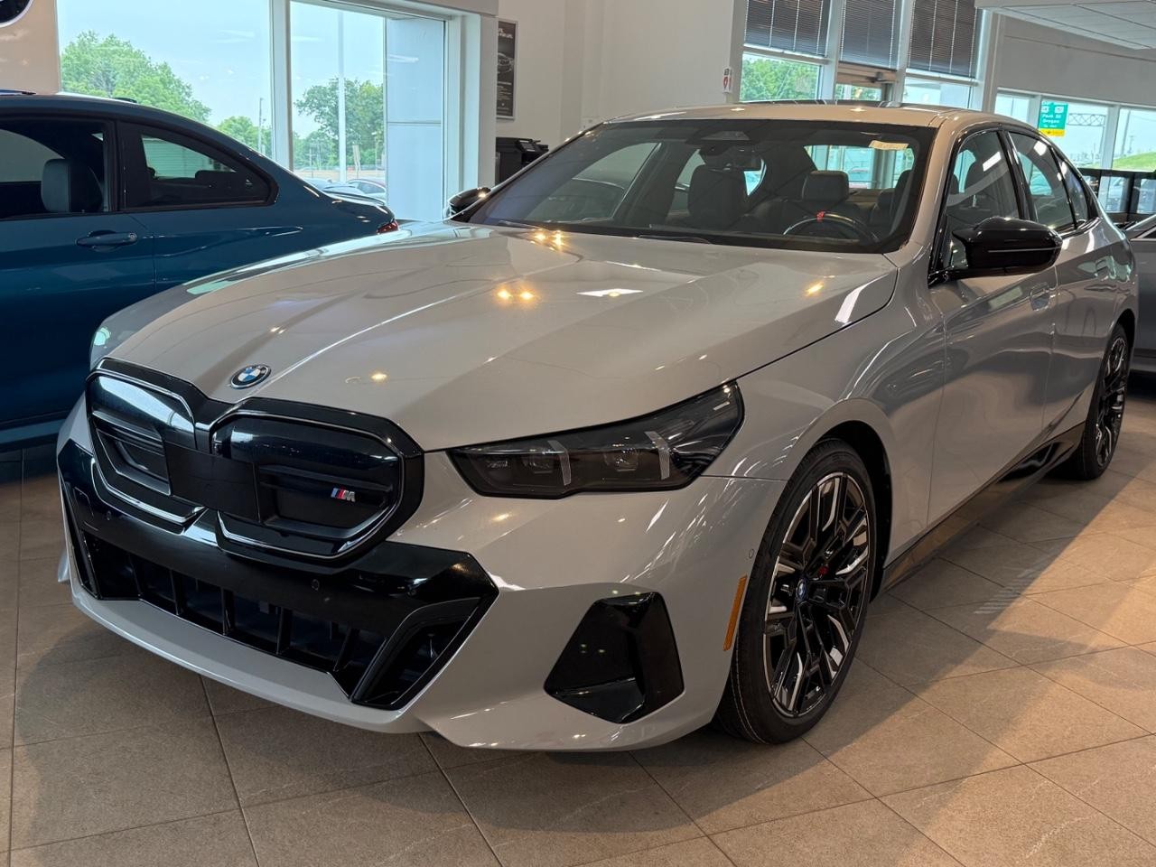 BMW i5 Vehicle Image 07