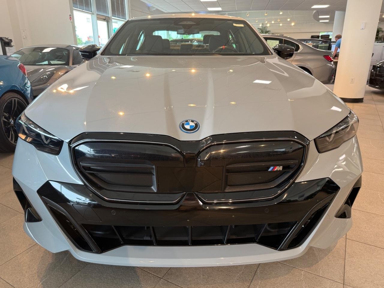 BMW i5 Vehicle Image 08