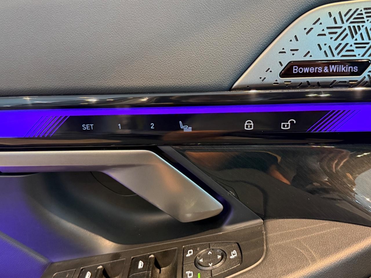 BMW i5 Vehicle Image 15