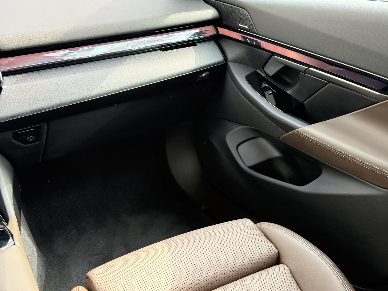 BMW 5 Series Vehicle Image 15
