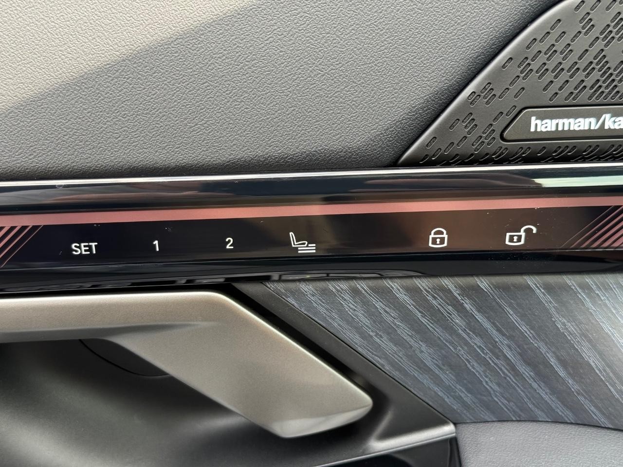 BMW 5 Series Vehicle Image 16