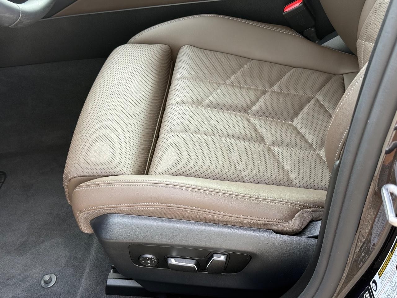 BMW 5 Series Vehicle Image 23