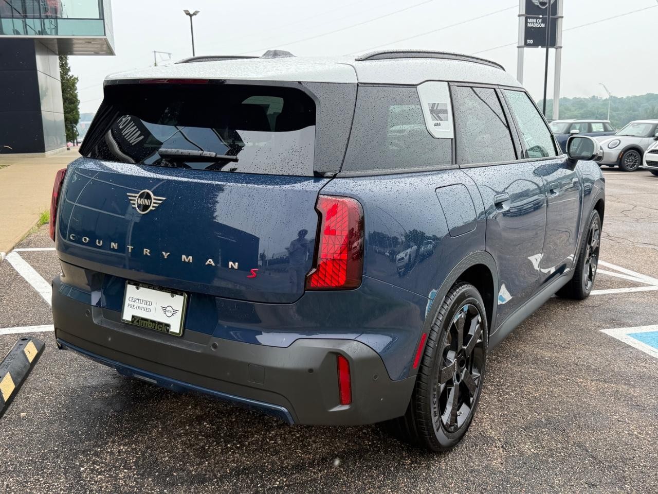MINI Countryman Vehicle Image 03