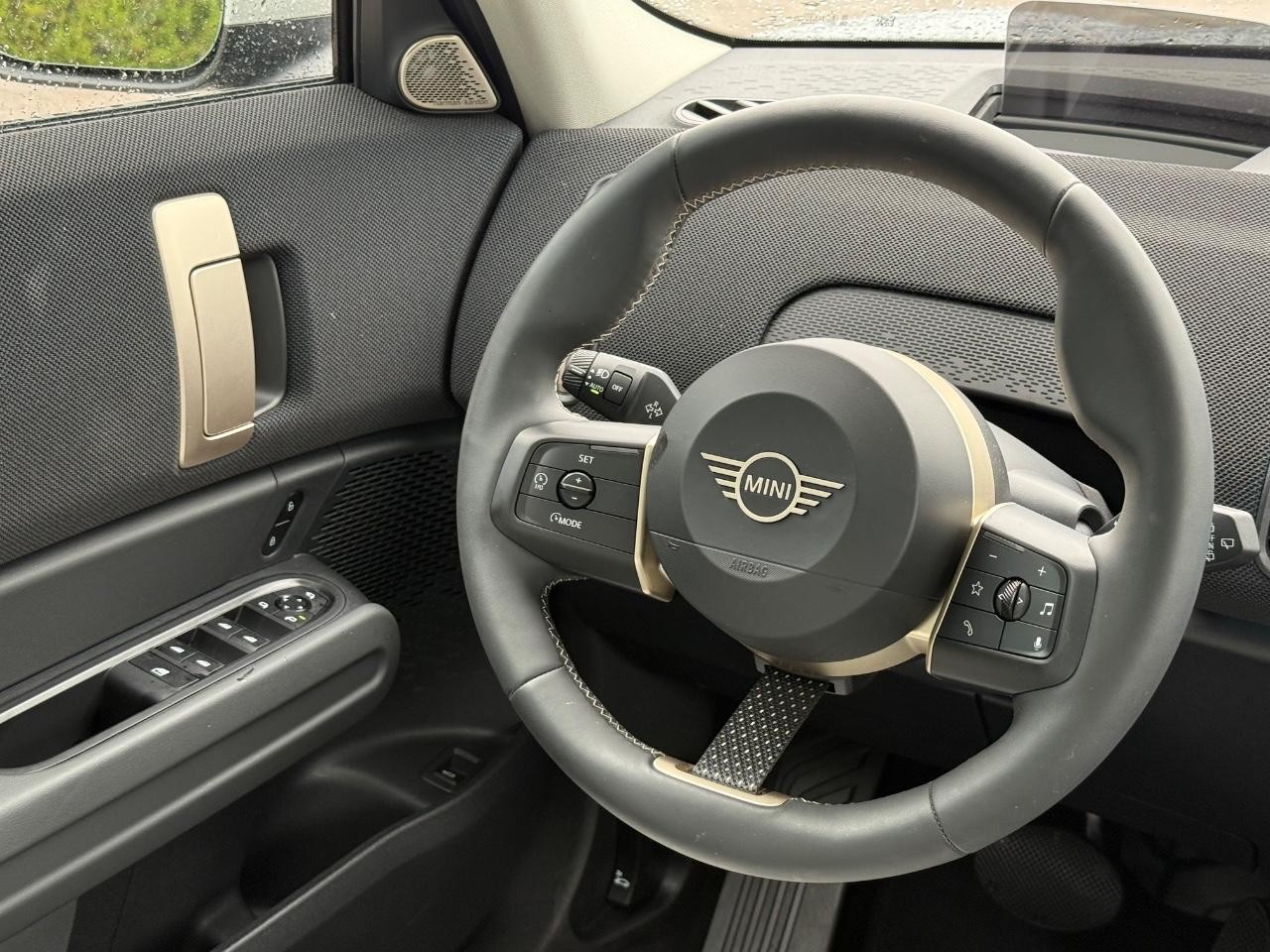 MINI Countryman Vehicle Image 15