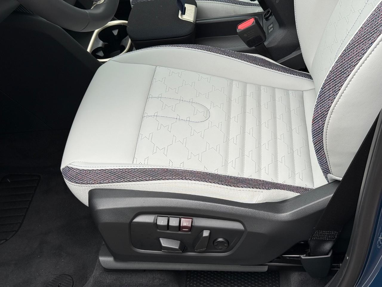 MINI Countryman Vehicle Image 22