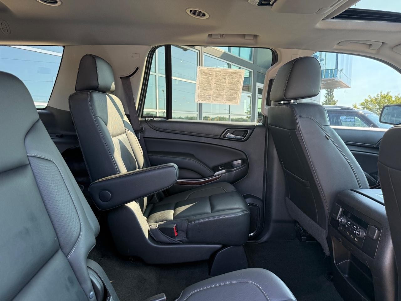 GMC Yukon Vehicle Image 10