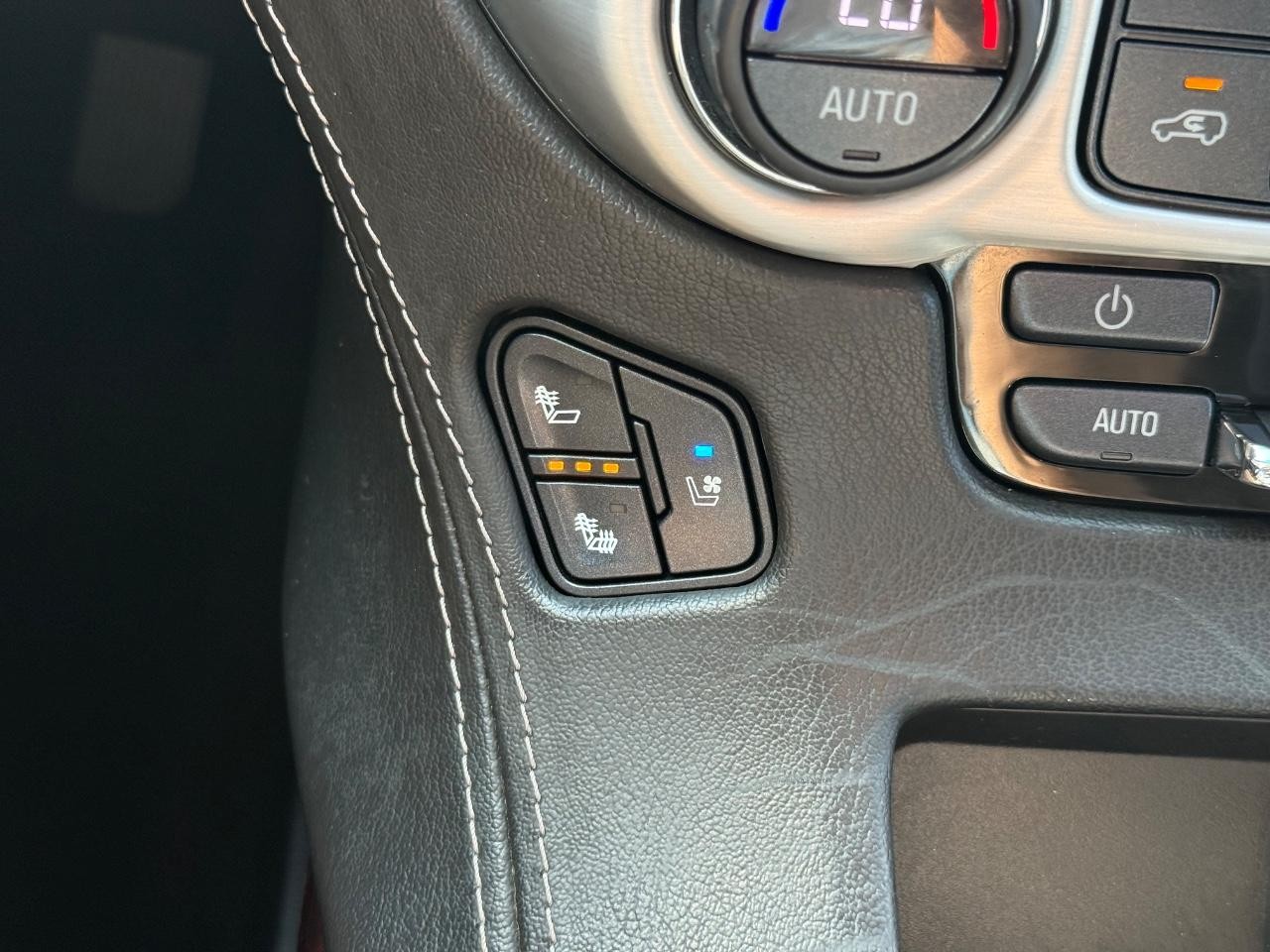 GMC Yukon Vehicle Image 21